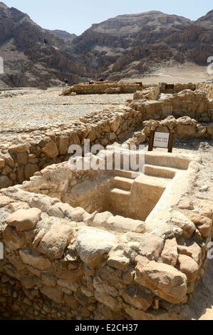 Palestina, West Bank (contestato territorio), Qumran Parco Nazionale e le rovine di borgo adiacente alle grotte di rotoli del Mar Morto Foto Stock