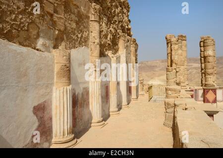 Israele nel deserto del Negev, fortezza di Masada, classificato come patrimonio mondiale dall UNESCO, terrazza inferiore del nord del palazzo di Erode, la residenza privata si estendeva fino a tre livelli Foto Stock