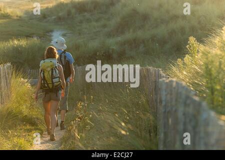 Francia, Finisterre, Treflez, trekking lungo le dune di Keremma Foto Stock