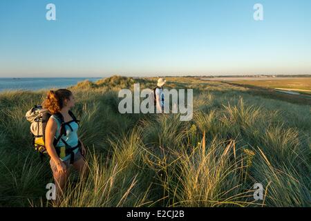 Francia, Finisterre, Treflez, trekking lungo le dune di Keremma Foto Stock