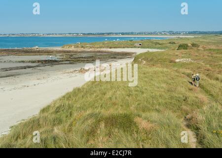 Francia, Finisterre, Treflez, trekking lungo le dune di Keremma Foto Stock