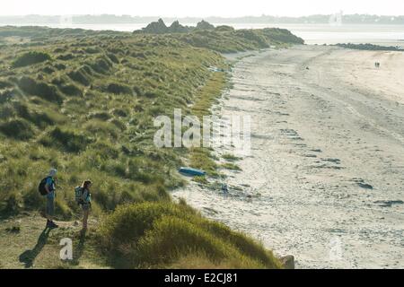 Francia, Finisterre, Treflez, trekking lungo le dune di Keremma Foto Stock