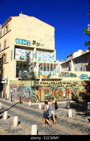 Francia Bouches du Rhone Marsiglia Capitale europea della cultura 2013 Euromediterranee zona quartiere Panier Petit Puits street Foto Stock