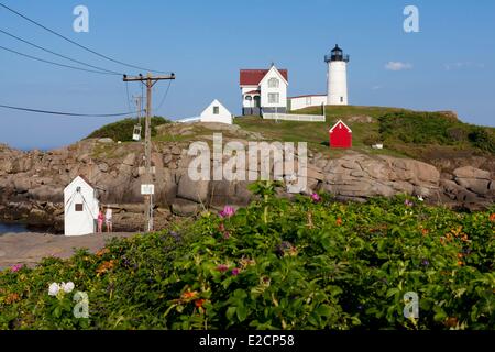 Stati Uniti Maine York Cape Neddick Nubble faro si trova su un isola vicino alla costa Foto Stock