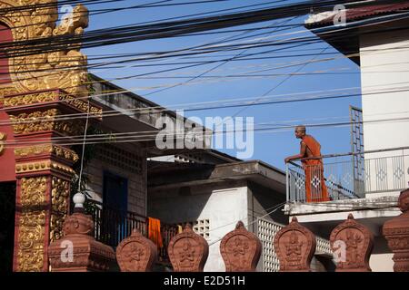 Cambogia Phnom Penh monaco nella pagoda Foto Stock