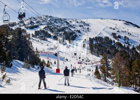 Francia Ariège Ax les Therme Ax 3 Domaines ski resort Foto Stock