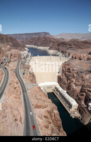 Hoover Dam Situato nel Black Canyon del Fiume Colorado tra Arizona e Nevada linea di confine USA, aprile 2014 Foto Stock