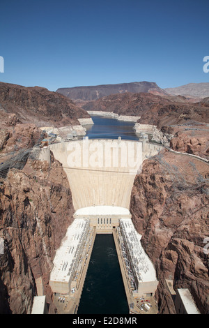 Hoover Dam Situato nel Black Canyon del Fiume Colorado tra Arizona e Nevada linea di confine USA Aprile 2014 Foto Stock