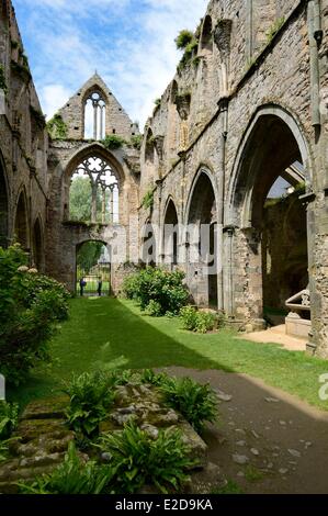 Francia Cotes d'Armor stop sul modo di St James di Paimpol Beauport abbazia del XII secolo recumbent figura dei signori Kergozou Foto Stock