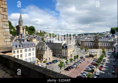 Francia Finisterre Morlaix place des Otages e la Saint Melaine chiesa vista dal viadotto Foto Stock