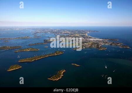 Francia Morbihan Golfe du Morbihan entrata del Golfe du Morbihan Arzon Port Navalo Ile Longue (vista aerea) Foto Stock