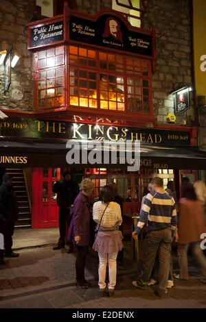 L'Irlanda County Galway County e la città di Galway Pub di notte Foto Stock