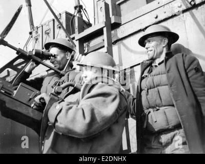 Royal Navy anti aeromobile gunners WW2 Foto Stock