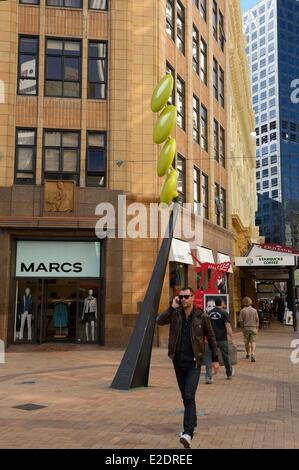 Nuova Zelanda North Island Wellington la scultura del protoplasma (2002 da Phil Prezzo) nella parte anteriore dell'edificio storico MLC (RECIPROCO Foto Stock