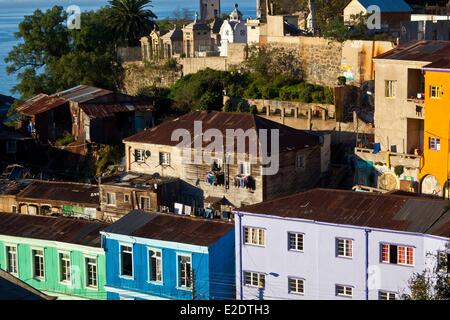 Cile Valparaiso Regione Valparaiso centro storico sono classificati come patrimonio mondiale dall' UNESCO il cimitero di dissidenti che sovrastano la Foto Stock