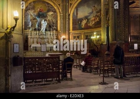 Francia Paris Saint Eustache chiesa la cappella della Vergine sopra l'altare si trova il capolavoro di Jean-Baptiste Pigalle un Foto Stock