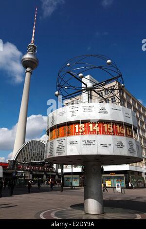 Germania Berlino quartiere Mitte Alexanderplatz l orologio universale Foto Stock