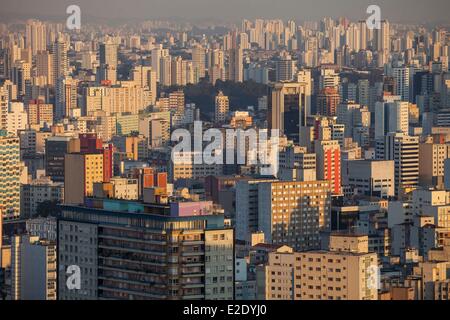 Il Brasile Sao Paulo downtown Ipiranga Avenue Edificio Italia che domina la città dalla Terraþo Italia bar al piano superiore Foto Stock