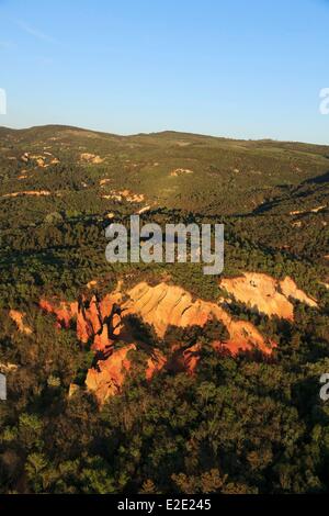 Francia Vaulcuse Luberon Rustrel Colorado provenzale ocra vecchia miniera (vista aerea) Foto Stock