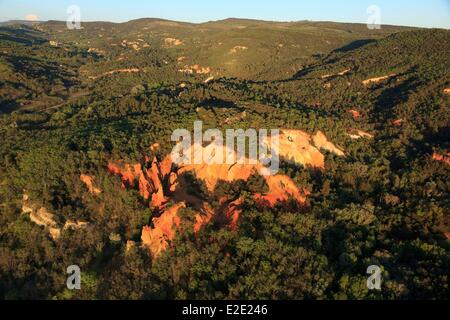 Francia Vaulcuse Luberon Rustrel Colorado provenzale ocra vecchia miniera (vista aerea) Foto Stock