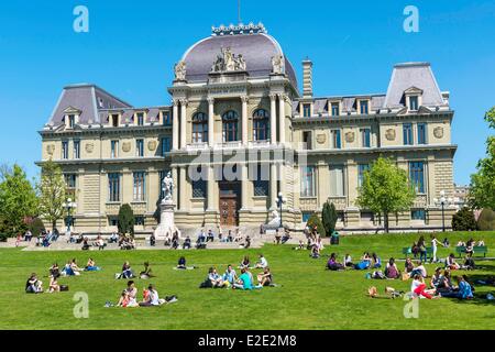 Svizzera Canton Vaud Losanna i tribunali e la statua di Guglielmo Tell Foto Stock