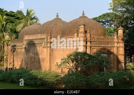 Bangladesh Dhaka (Dacca) la moschea e mausoleo Hazrat Haji Khwaja Shahbaz (1679) Foto Stock