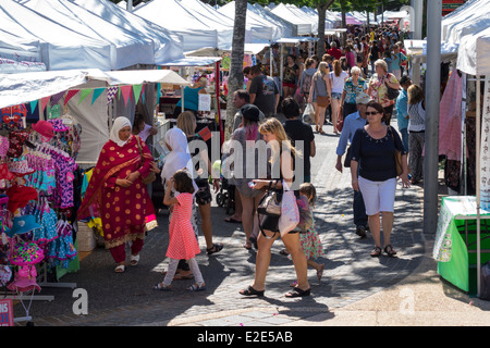 Brisbane Australia,Southbank Parklands,Stanley Street Plaza,mercato del sabato,shopping shopper shopping shopping negozi mercati mercato acquisti vendita,re Foto Stock