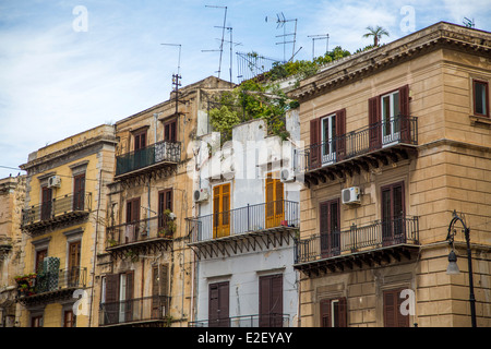 Case tradizionali a Palermo, Sicilia, Italia Foto Stock