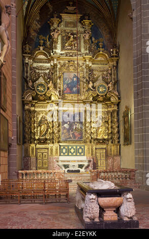 Francia Pirenei orientali di Perpignan la Saint Jean cattedrale del XIV secolo Sainte Julie et Sainte Eulalie la cappella e la tomba di de Foto Stock