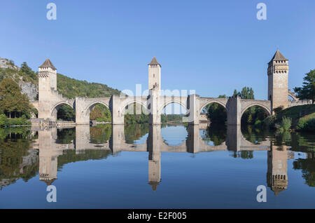 Francia, Lot, Cahors, il ponte Valentre, ponte fortificato datato XIV secolo, classificato come patrimonio mondiale dall' UNESCO Foto Stock