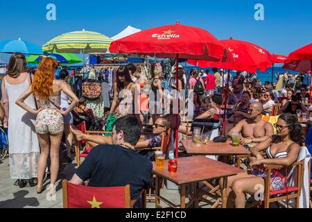 In Spagna, in Catalogna, Barcellona, Barceloneta, la spiaggia di Sant Sebastia, mercato hyppie Foto Stock