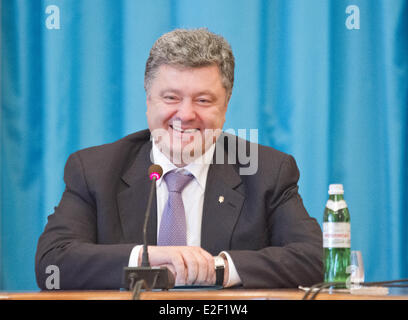 Kiev, Ucraina. 19 giugno 2014. Il presidente ucraino Petro Poroshenko. Klimkin sostituisce deliberando Ministro degli esteri Andriy Deshchytsya, quando ha usato una bestemmia per descrivere il presidente russo Vladimir Putin durante il attaccato di Mosca Ambasciata del composto in Kiev. È stato nominato dal nuovo Presidente Petro Poroshenko Mercoledì, Klimkin è stata approvata da un voto di 329-0. Credito: PACIFIC PRESS/Alamy Live News Foto Stock