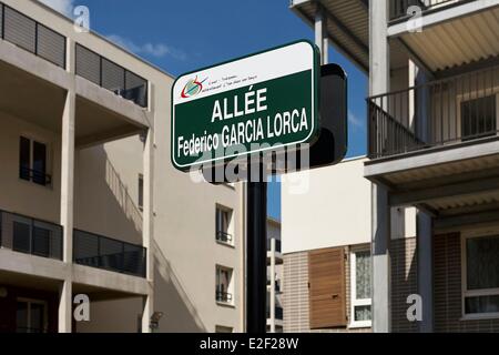 Francia, Val de Marne, Limeil Brevannes, Ecodistrict Les Temps beni durevoli, piastra di strada Foto Stock