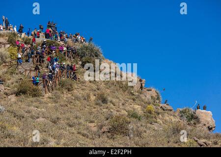 Il Perù, Dipartimento di Arequipa, il Canyon del Colca, il Condor's Cross (Cruz del Condor), il luogo per la visione di Condor Foto Stock