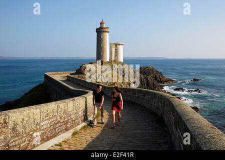Francia, Finisterre, Iroise Mare, Goulet de Brest, Plouzane, Pointe du Petit Minou, Petit Minou faro Foto Stock