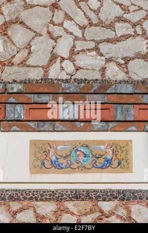 Francia, Seine et Marne, Champeaux, dettaglio della decorazione della facciata di una casa di villaggio Foto Stock