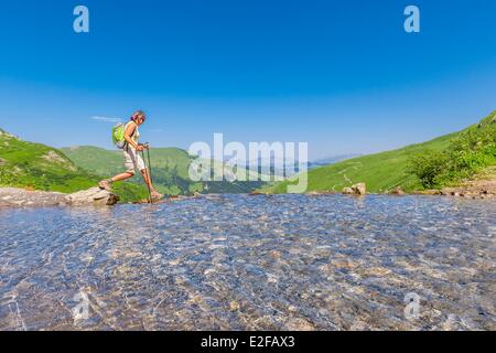 Francia, Savoie, massiccio del Beaufortain, escursionismo al Col du Coin e il lago Amour Foto Stock