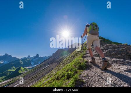 Francia, Savoie, massiccio del Beaufortain, escursionismo al Col du Coin e il lago Amour, Col du Coin (2398m) Foto Stock