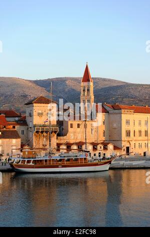 Croazia, Dalmazia, costa dalmata, Trogir, centro storico elencati come patrimonio mondiale dall' UNESCO, St Lawrence cattedrale Foto Stock