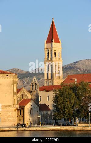 Croazia, Dalmazia, costa dalmata, Trogir, centro storico elencati come patrimonio mondiale dall' UNESCO, St Lawrence cattedrale Foto Stock