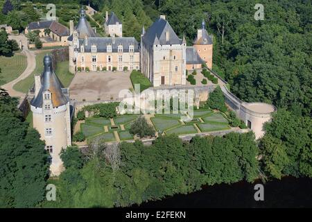 Francia, Vienne, Bonnes, Chateau de Touffou sul fiume Vienne banche (vista aerea) Foto Stock