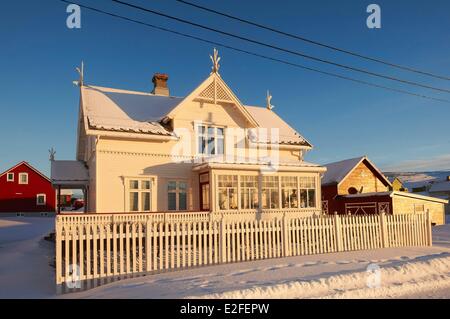 Norvegia, Finnmark County, penisola Varanger, inverno, notte polare, Konfjord fisching Harbour Foto Stock