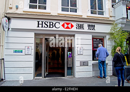 Esterno della banca HSBC, Chinatown, West End, la City of Westminster, Londra, Inghilterra, Regno Unito Foto Stock