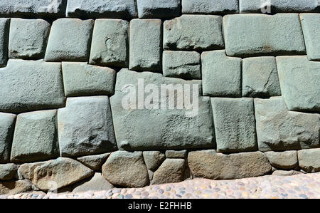 Il Perù Cuzco Provincia Cuzco elencati come patrimonio mondiale dall UNESCO nel Hathunrumiyoq Street Las Piedras de los 12 angulos (la pietra Foto Stock