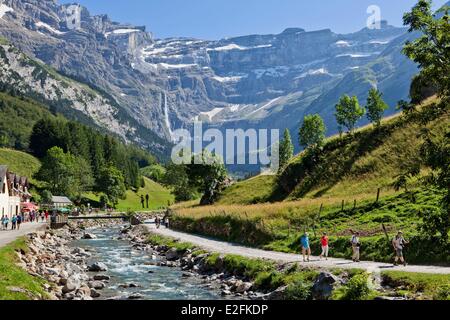 Francia Hautes Pirenei Parc National des Pyrenees (Parco Nazionale dei Pirenei) Cirque de Gavarnie elencati come patrimonio mondiale dall' UNESCO Foto Stock