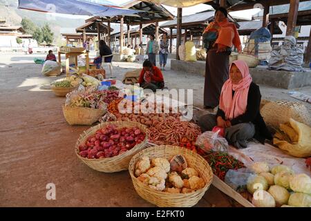 Il Bhutan distretto di Paro Paro le verdure in stallo al mercato Foto Stock