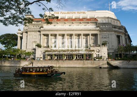 Singapore Singapore River e Fullerton Hotel Foto Stock