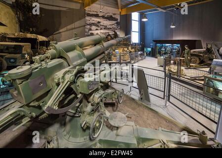 Francia Calvados Colleville sur Mer Museo Overlord Normandy 44 insieme all'interno del museo 88 mm pistola tedesca o Flak 36 Foto Stock