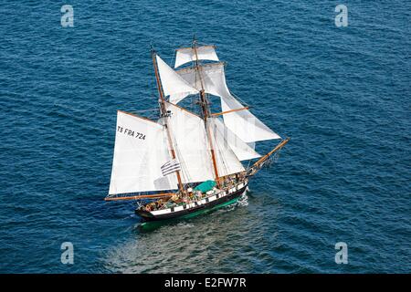 Francia Vendee isola di Noirmoutier schooner replica La Recouvrance (vista aerea) Foto Stock