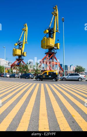 Argentina Buenos Aires Puerto Madero zona del porto vecchio trasformato in un nuovo quartiere residenziale e ufficio nel 2000s vecchia porta di carico Foto Stock